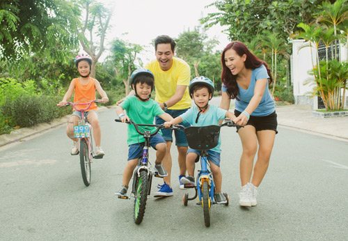 Những khoảnh khắc năng động đáng yêu của gia đình Phan Anh - 3