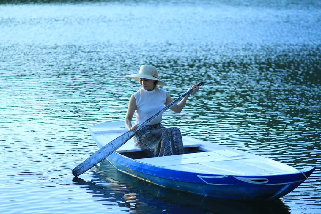 Đừng hỏi vì sao Hồ Ngọc Hà trẻ đẹp đến thế, hãy nhìn mẹ cô ấy sẽ hiểu! - 2