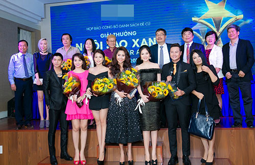 Dương Cẩm Lynh giảm 15kg tự tin tái xuất sau 1 tháng sinh con - 10