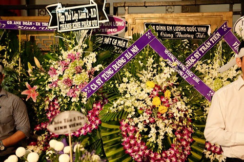 Thành Lộc, Ái Phương, Ánh Tuyết lặng đi trước linh cữu ca sĩ Quang Lý - 16