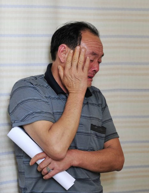 2 bà mẹ tật nguyền oằn mình sinh con khiến nghìn người cảm động - 3