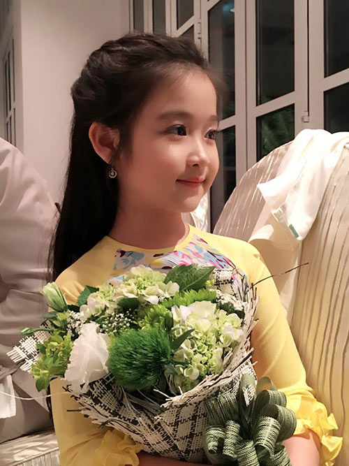 Gặp bé gái gốc Cần Thơ 8 tuổi sở hữu vẻ đẹp “vạn người mê” - 2