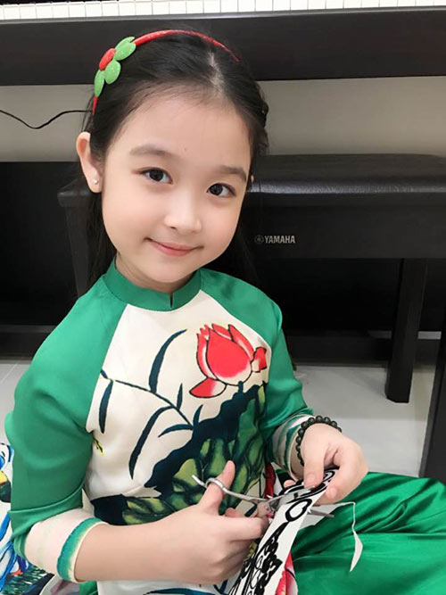 Gặp bé gái gốc Cần Thơ 8 tuổi sở hữu vẻ đẹp “vạn người mê” - 9
