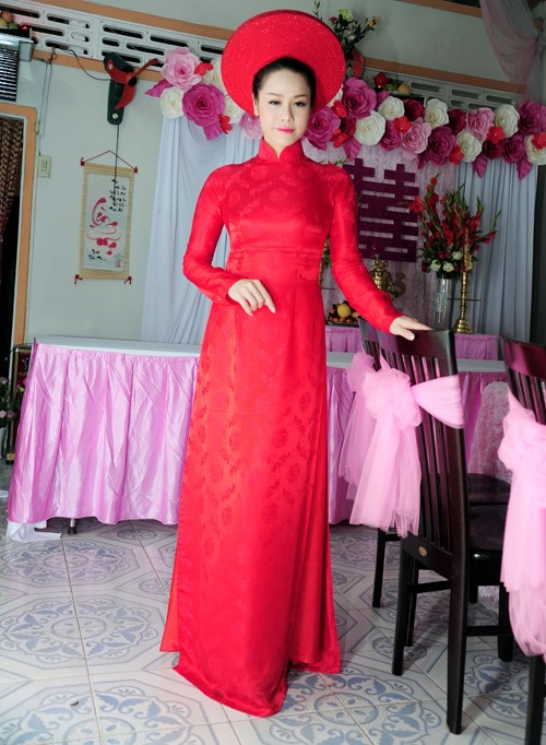 Áo dài đỏ ngày ăn hỏi khiến người ta phải nhớ mãi của sao Việt - 13