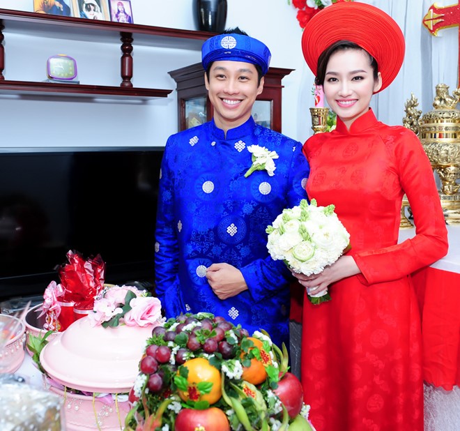 Áo dài đỏ ngày ăn hỏi khiến người ta phải nhớ mãi của sao Việt - 10