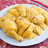 Đȃy chính là mẹo luộc gà vàng ươm, căng bóng các nhà hàng vẫn giấu bí quyḗt - 3