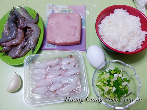 Cơm chiên cua xé nóng hổi, thơm ngon cho ngày mới - 1