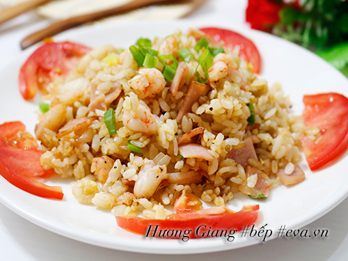 Cơm chiên cua xé nóng hổi, thơm ngon cho ngày mới - 6