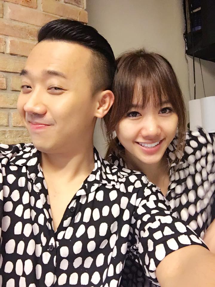 Mỗi lần Trấn Thành - Hari Won mặc đồ đôi là lại tạo amp;#34;bãoamp;#34; - 2