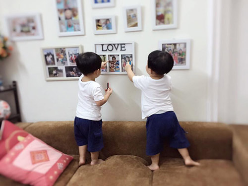 2 con sinh đôi của MC Hoàng Linh ngày càng đáng yêu, kháu khỉnh - 8