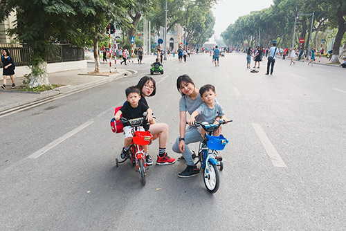 2 con sinh đôi của MC Hoàng Linh ngày càng đáng yêu, kháu khỉnh - 4