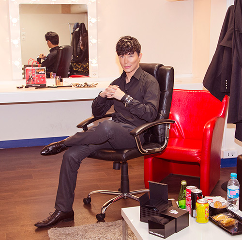 Nathan Lee được chào đón nhiệt tình khi về Pháp trả lời phỏng vấn - 1