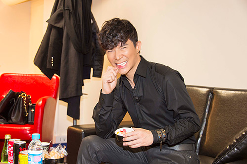 Nathan Lee được chào đón nhiệt tình khi về Pháp trả lời phỏng vấn - 3