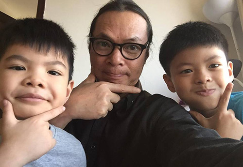 Ngắm 3 nhóc tì lém lỉnh, giống bố như đúc nhà đạo diễn Trần Lực - 3