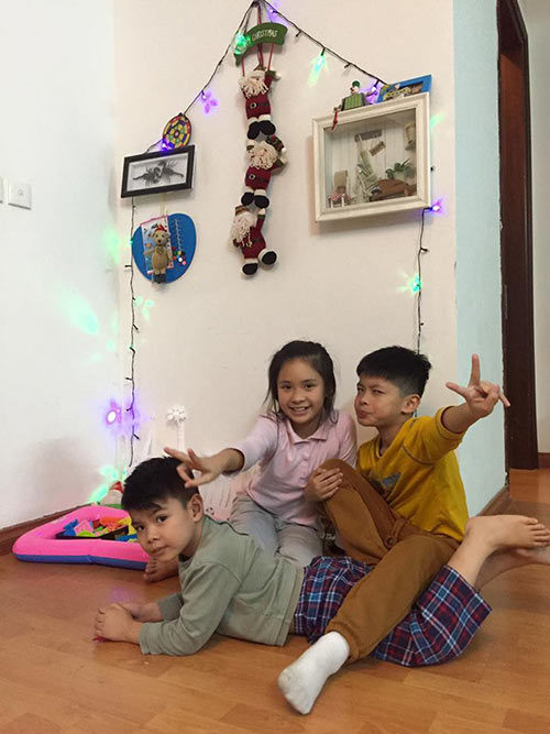 Ngắm 3 nhóc tì lém lỉnh, giống bố như đúc nhà đạo diễn Trần Lực - 11