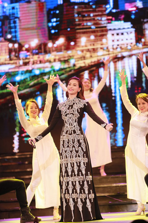 Thu Minh giản dị lạ thường giữa dàn sao nữ lộng lẫy dự amp;#34;Duyên dáng Việt Nam 28amp;#34; - 17