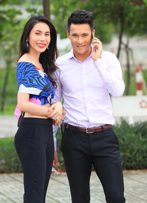 Công Vinh - Thủy Tiên: Cặp đôi đi đến đâu hàng hiệu xuất hiện đến đó - 7