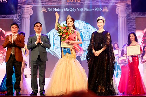 Có Hoa hậu nào được mời làm Trưởng ban giám khảo như Giáng My? - 4