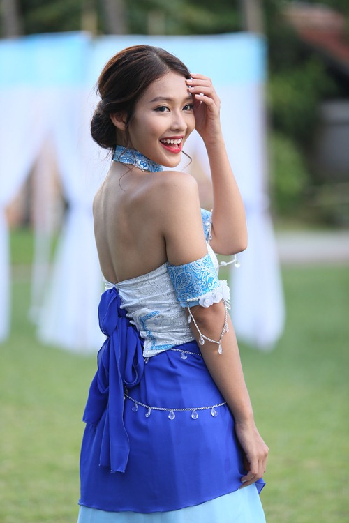 Hot girl Khả Ngân 1 mình amp;#34;giăng bẫyamp;#34; 4 đại gia - 5