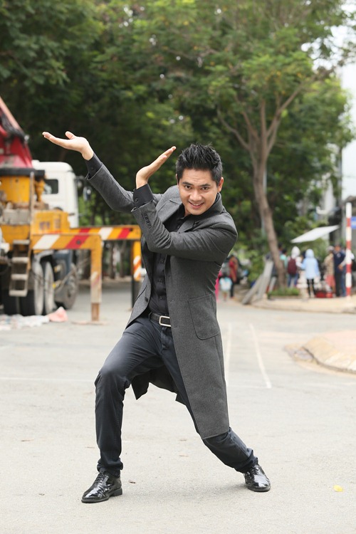 Hot girl Khả Ngân 1 mình amp;#34;giăng bẫyamp;#34; 4 đại gia - 4