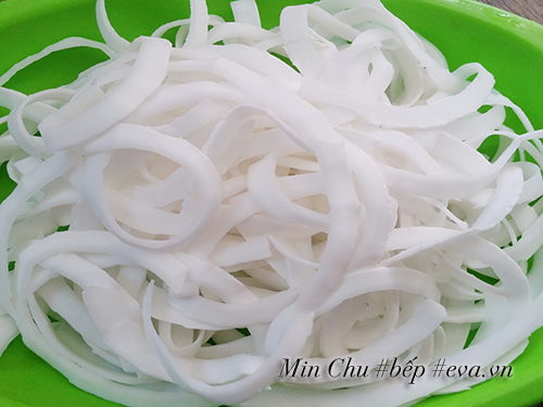 Mứt dừa vị lá dứa thơm ngon, đẹp mắt - 2
