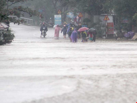 20 bé mẫu giáo thoát chết trong lũ quét - 2
