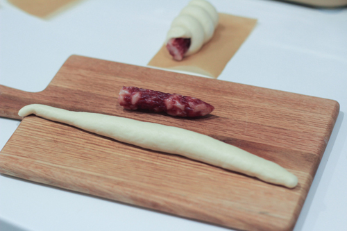 Bánh bao nhân lạp xưởng lạ miệng mà ngon - 3