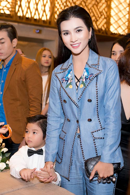 Có con rồi, Trương Quỳnh Anh vẫn amp;#34;phát mêamp;#34; cháu trai Kim Tuyến - 4