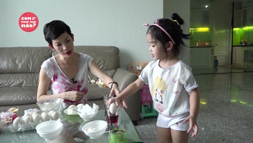 Con gái Huy Khánh khiến bố amp;#34;ê mặtamp;#34; trước mặt mẹ Mạc Anh Thư - 7