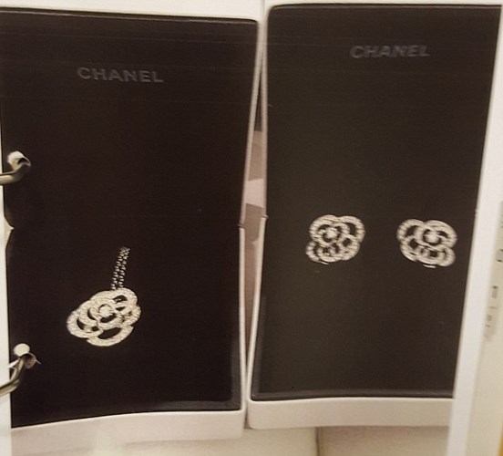Cuộc sống ngập hàng hiệu của cô gái được chuyển nhầm 100 tỷ vào tài khoản ngân hàng - 12