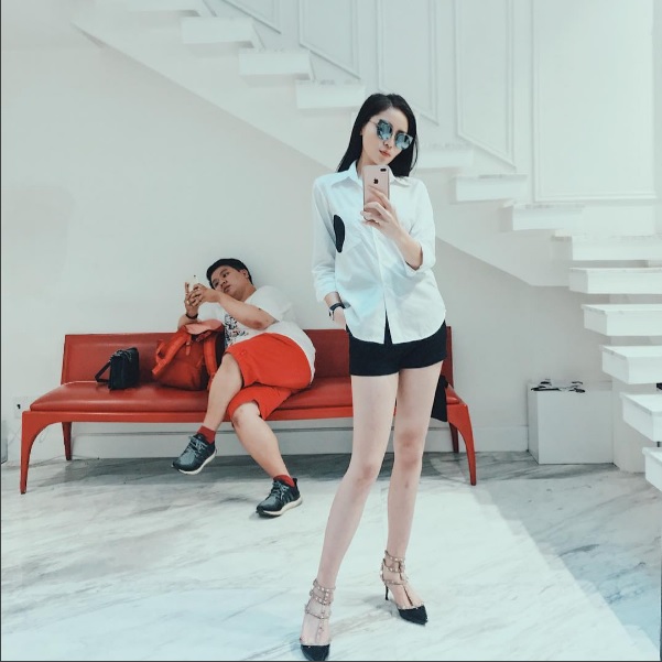 Hoa hậu kỳ duyên diện đồ bình dân vẫn đẹp