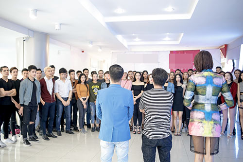 Làm DJ, cô giáo thôi chưa đủ, Võ Hoàng Yến còn lấn sân thêm cả nghề này nữa đấy! - 7