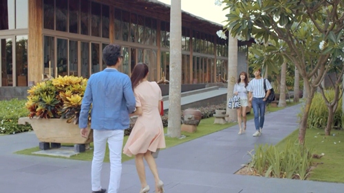 Tuổi thanh xuân 2: Mạnh Trường nắm tay kéo Nhã Phương đi trước mặt Kang Tae Oh - 6