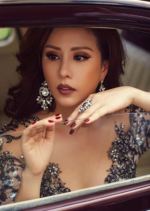 Ai có thể tin hoa hậu Thu Hoài đã bước sang tuổi 40 qua những hình ảnh này? - 4