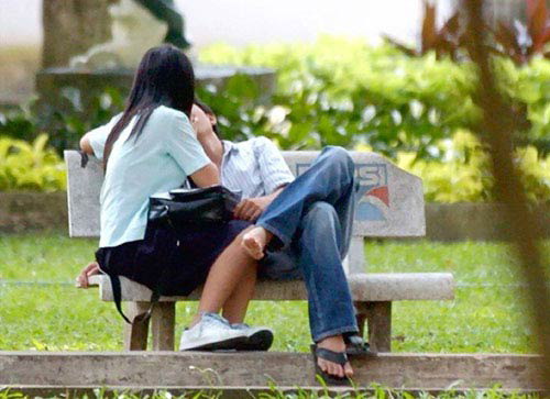 Chỉ vì “yêu” sớm, nữ sinh phải trả giá đắt khi mắc bệnh ung thư - 1