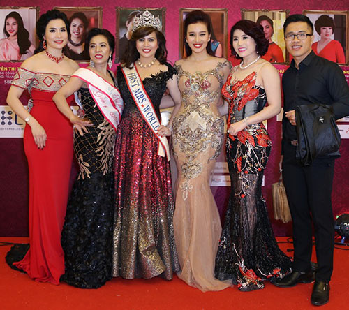 Hoa hậu Kim Hồng đẹp mặn mà, khoe giọng hát ngọt ngào bên 4 người đẹp U50 - 3