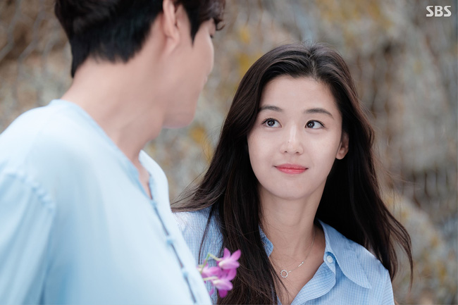 Những lý do khiến Jeon Ji Hyun là amp;#34;mẹ bỉm sữaamp;#34; tốt số nhất showbiz Hàn - 4