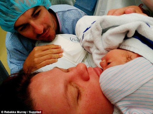 Mang bầu bị cảm cúm, mẹ trẻ amp;#34;chết lặngamp;#34; khi sinh con ra dị tật thế này - 4