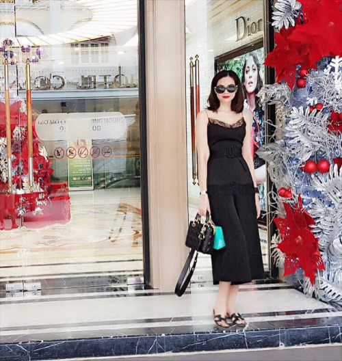 Hai con nhưng con dâu của tỷ phú Hoàng Kiều còn đẹp hơn Ngọc Trinh - 10