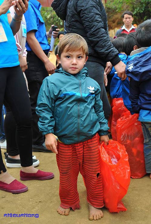 Sau amp;#34;hoa hậu nhíamp;#34; Sơn La, amp;#34;soái ca nhíamp;#34; Yên Bái lại đang đốn tim cư dân mạng - 5