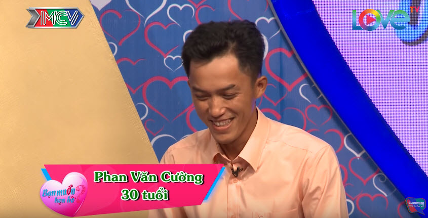 Chàng trai 30 năm chưa yêu ai sướng ngất ngây khi lần đầu được hôn gái - 2