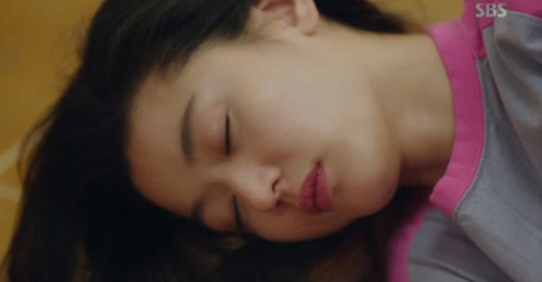 Huyền thoại biển xanh tập 11: Vì yêu, Lee Min Ho sẵn lòng làm trò amp;#34;siêu lầyamp;#34; thế này! - 9