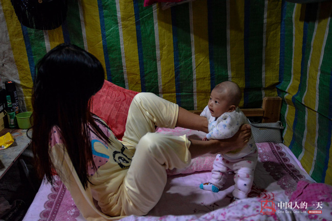 Nếu bạn mệt mỏi với con cái, nhìn người mẹ này để thấy khao khát được chăm con lớn nhường nào - 2