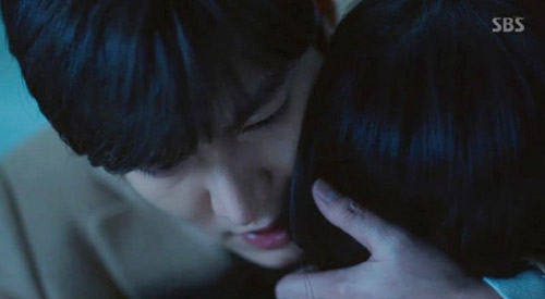 Huyền thoại biển xanh tập 12: Lee Min Ho kịp thời giải cứu Jeon Ji Hyun vào phút chót - 4