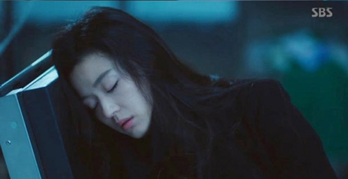 Huyền thoại biển xanh tập 12: Lee Min Ho kịp thời giải cứu Jeon Ji Hyun vào phút chót - 5