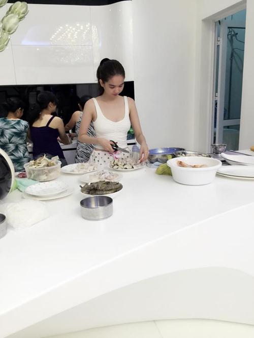 Góc bếp của 3 cô nàng nổi tiếng tưởng như không biết nấu nướng trông thế nào? - 9