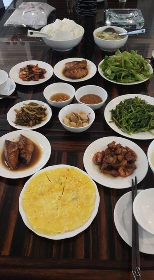 Góc bếp của 3 cô nàng nổi tiếng tưởng như không biết nấu nướng trông thế nào? - 15