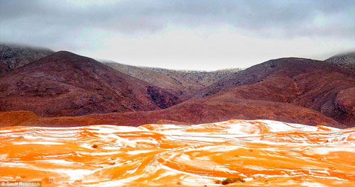 Tuyết rơi lần đầu tiên sau 37 năm trên sa mạc Sahara - 6