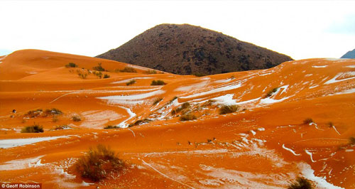 Tuyết rơi lần đầu tiên sau 37 năm trên sa mạc Sahara - 8