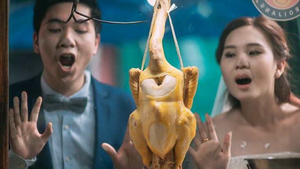 Ảnh cưới “lầy lội: Cặp đôi ăn bất chấp mọi nơi, mọi chỗ, gây amp;#34;bãoamp;#34; MXH - 1